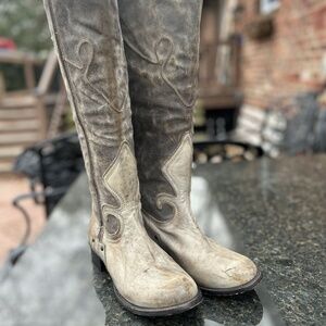 Freebird By Steven Berlin Knee High Suede Riding Boots Putty Gray Distressed Sz8